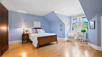 3 bedrooms, iron/ironing board, travel crib, WiFi