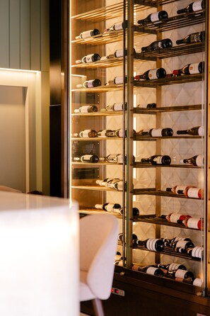 Breakfast, lunch and dinner served - Casa Zogbi hotel (Porto)