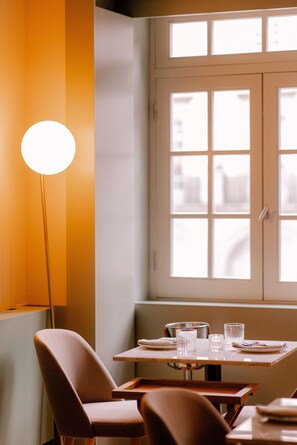 Breakfast, lunch and dinner served - Casa Zogbi hotel (Porto)