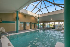 A heated pool - 🏝️Beachfront-Spacious Balcony-Pool-Romar Place 305🏝️ (Orange Beach)