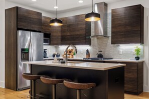 Fridge, microwave, oven, stovetop - The Reserve~Stunning 5BR 4BA w/HotTub (Louisville)