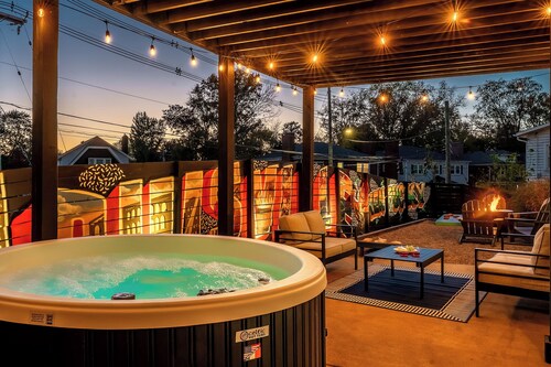 The Reserve~Stunning 5BR 4BA w/HotTub