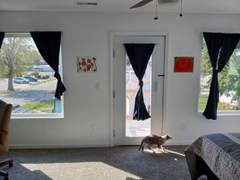 Decoración personalizada, muebles diferentes y escritorio 