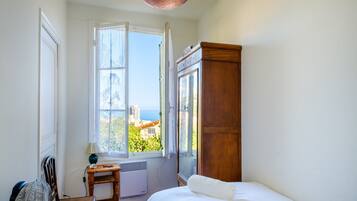 6 Schlafzimmer, Bügeleisen/Bügelbrett, kostenloses WLAN, Bettwäsche