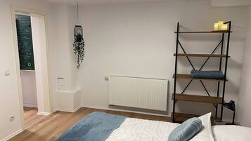 1 Schlafzimmer, Bügeleisen/Bügelbrett, kostenloses WLAN, Bettwäsche