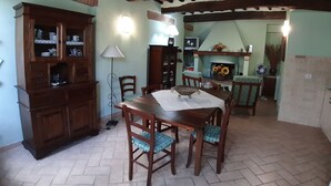 House | Dining - Group Retreat With Garden in Tuscany (Montalcino)