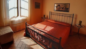 House - Group Retreat With Garden in Tuscany (Montalcino)