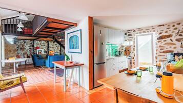 House, 3 Bedrooms | Private kitchen | Espresso maker, electric kettle, toaster, freezer