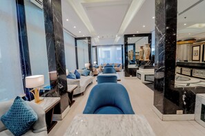 Coin salon dans le hall