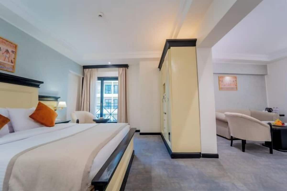 1 bedroom, in-room safe, blackout curtains, free WiFi