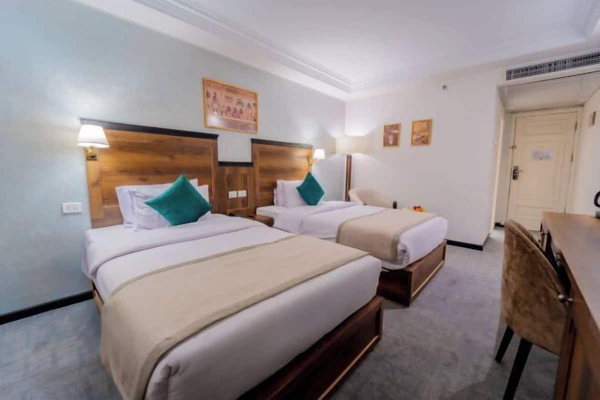 1 bedroom, in-room safe, blackout curtains, free WiFi