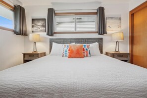 3 slaapkamers, een strijkplank/strijkijzer, gratis wifi, beddengoed