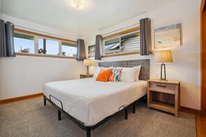 3 bedrooms, iron/ironing board, travel cot, free WiFi