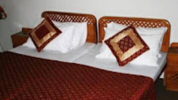 Deluxe Double Room, Mountain View | Soundproofing, iron/ironing board, free WiFi