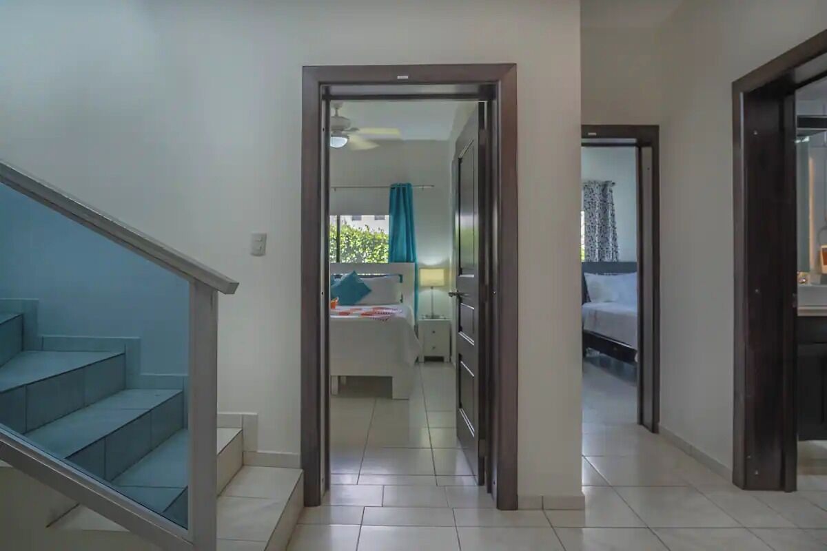 3 quartos, ferros/tábuas de passar roupa, Wi-Fi, roupa de cama
