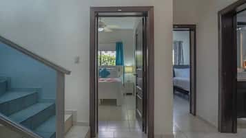 3 quartos, ferros/tábuas de passar roupa, Wi-Fi, roupa de cama