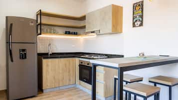 Standard Apartment, City View | Private kitchen