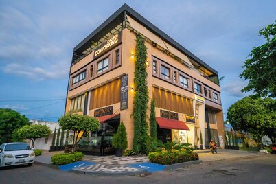 Caobos Center Coliving & Coworking