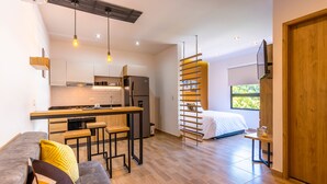 สแตนดาร์ดอพาร์ทเมนท์, วิวเมือง | 1 ห้องนอน, โต๊ะทำงาน, พื้นที่ทำงานแบบใช้แล็ปท็อป, ห้องเก็บเสียง