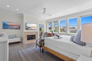 4 bedrooms, Internet, bed sheets - Just Shellin' - Santa Rosa Beach, Walk to Shops + Dining, Walk to Beach! (Santa Rosa Beach)