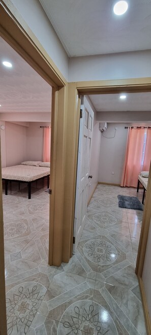 2 多间卧室、熨斗/熨衣板、WiFi、床单