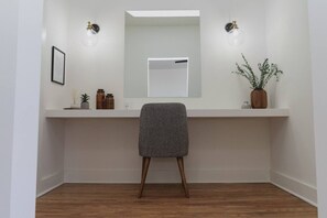 Interior - Room 3-1 Summary:<br>In (Tulsa)