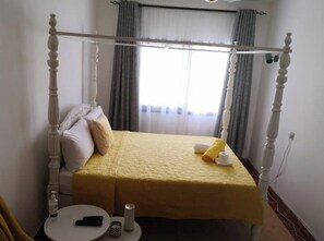 1 slaapkamer, een strijkplank/strijkijzer, wifi, beddengoed