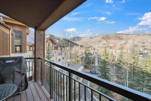 Property grounds - Highlands Lodge 407 - 3 Bedroom Residence (Beaver Creek)