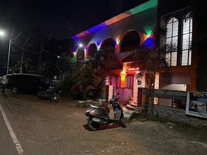 واجهة المنشأة