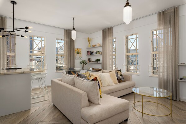 TV - Modern One Bedroom Apartment | City Centre | Wifi (Cape Town)