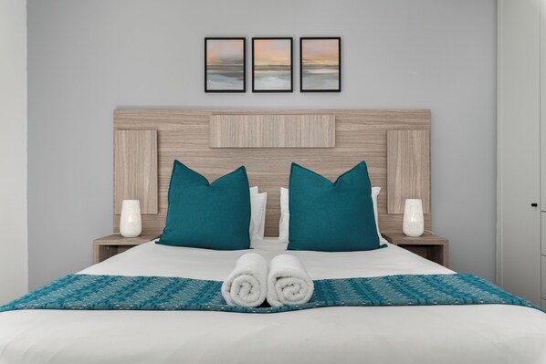 3 bedrooms, in-room safe, desk, iron/ironing board