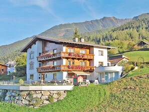 Apartment | Living room - Apartment in Pitztal Near Ski Slopes (Arzl im Piztal)