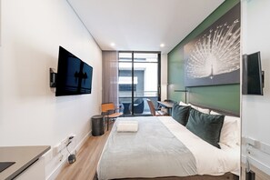 1 chambre, coffre-fort, fer et planche à repasser, accès à Internet