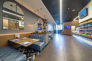 Dining - Sophisticated Studio | Amazing Amenities (Sandton)