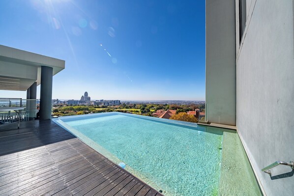 Pool - Sophisticated Studio | Amazing Amenities (Sandton)