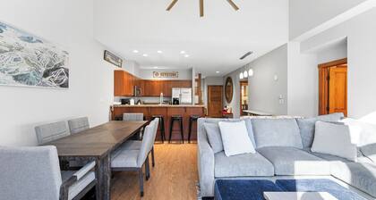Ideally Located River RunTownhome w/ Mountain Views from Private Balcony!