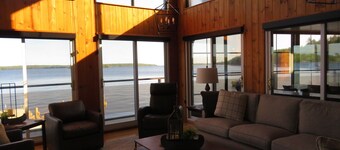 Lakefront Getaway just steps to the water, with games, docks, kayaks, and more! 