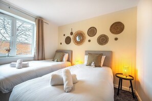 4 quartos, ferros/tábuas de passar roupa, Wi-Fi, roupa de cama