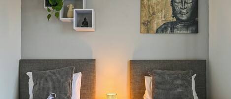 4 bedrooms, iron/ironing board, WiFi, bed sheets