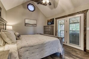 1 bedroom, iron/ironing board, free WiFi, bed sheets - Smoky Vista Cottage NATIONAL PARK MOUNTAIN VIEWS,$560 In tickets each paid day (Gatlinburg)