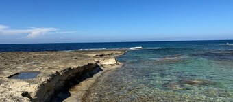 Marsalforn Magic - modern apartment w/ views 2 minutes from sea