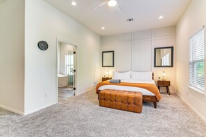 3 Schlafzimmer, Schreibtisch, Bügeleisen/Bügelbrett, Reisekinderbett