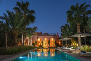 Beheizter Pool