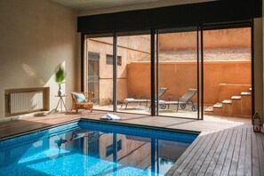 Indendørs pool, opvarmet pool