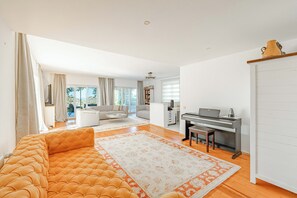 Smart-TV, Kamin, Videospiele, Computerbildschirme