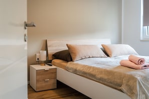 3 bedrooms, iron/ironing board, travel cot, free WiFi - Vacation apartment at Schwielowsee - Lake vacation Haus Antonia (Schwielowsee)