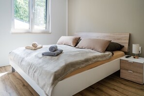 3 bedrooms, iron/ironing board, travel cot, free WiFi