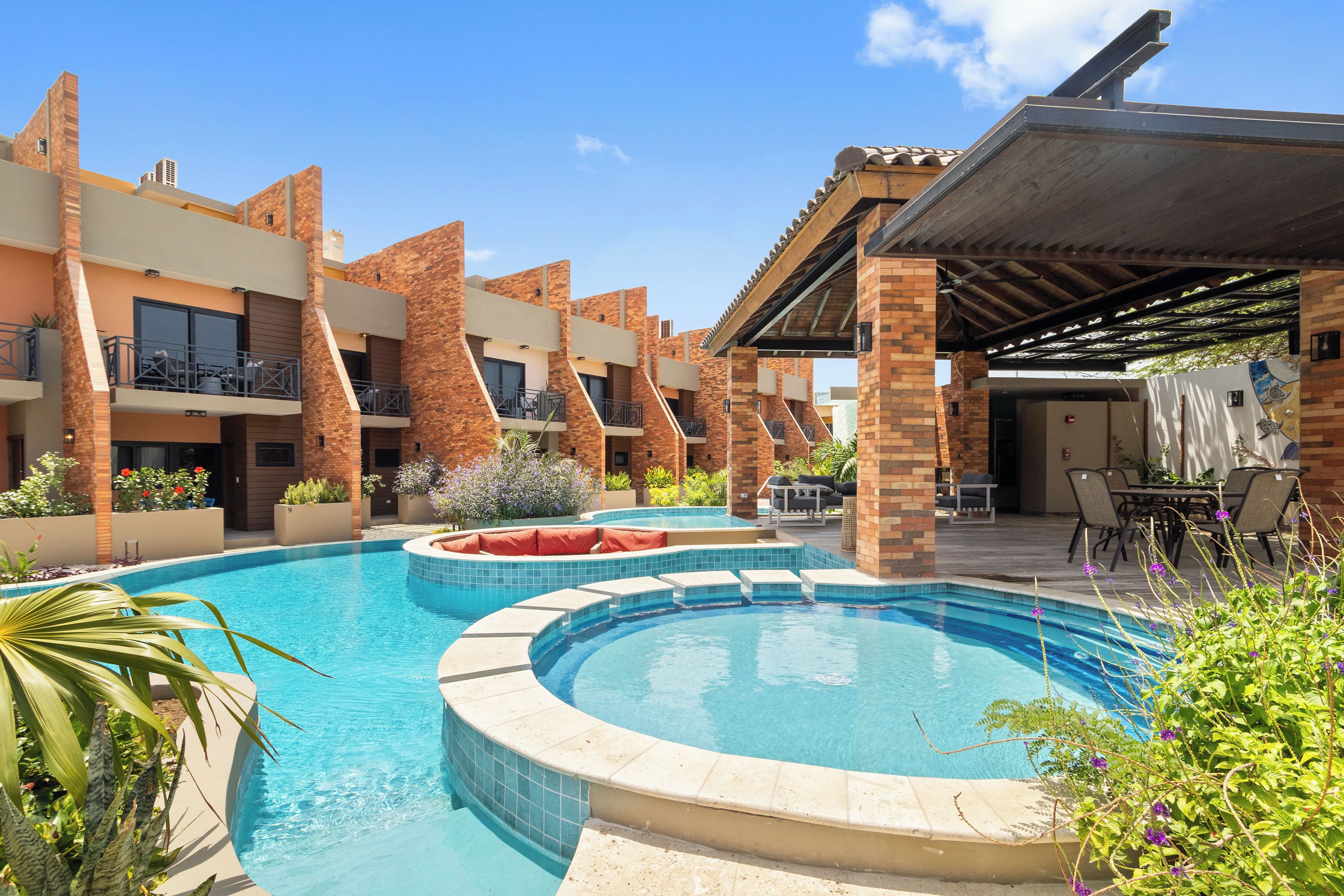 Outdoor pool, sun loungers