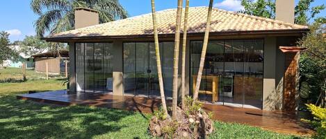 Maison Prestige, cuisine, vue sur le jardin | Vue sur le jardin