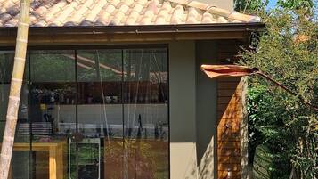 Casa prèmium, cuina, vistes al jardí | Terrassa o pati